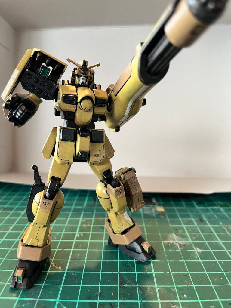 今回は仮組みしてすぐに塗り始めてしまったので大した制作写真ないです。ここ最近のGundtaやビルダーズノートに投稿される作品、制作途中の写真少ない気がするんですが私だけですかねー。制作途中写真にインスピレーションを掻き立てられるので、皆さんの制作途中写真もっと見たいです！