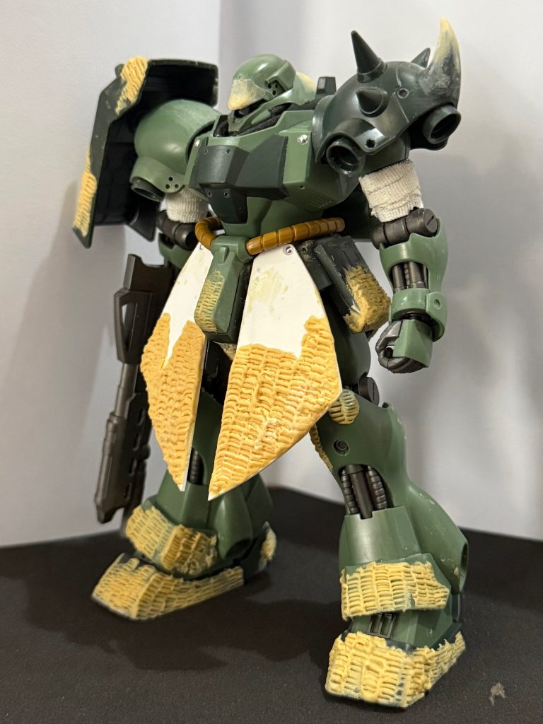 塗装前の画像です。主に下半身にツィンメリットコーティングぽい造形をしました(エポキシパテ)