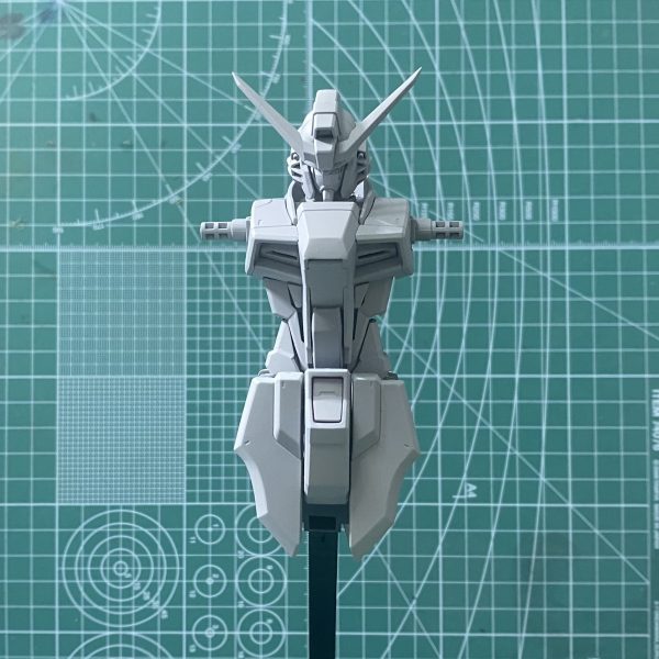 どちらとも軸があるので一方をポリキャップに変えて上手く挿し込めるようにします。単純に空けてぶっ刺すとグラグラになるんで(ようやく学んだ)カチッとハマるいい感じなりました🙆‍♀️※腹部のパーツをなくしました😭😭😭&nbsp;（4枚目）
