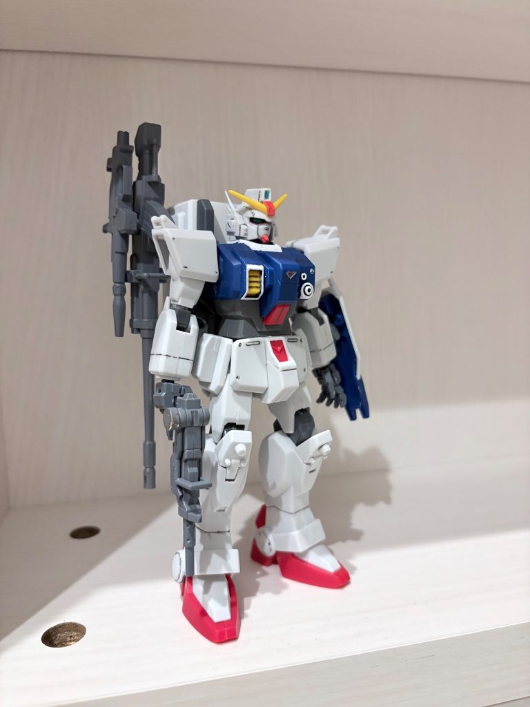 マグネットでコンテナ横にくっつくようにしました。個人的にはこっちの旧キットの顔が好きかも。