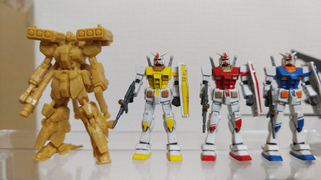 アーティストのスタークジェガンと並べると大きさがわかりやすいかな？スケールにすると多分1/380って所だと思う
