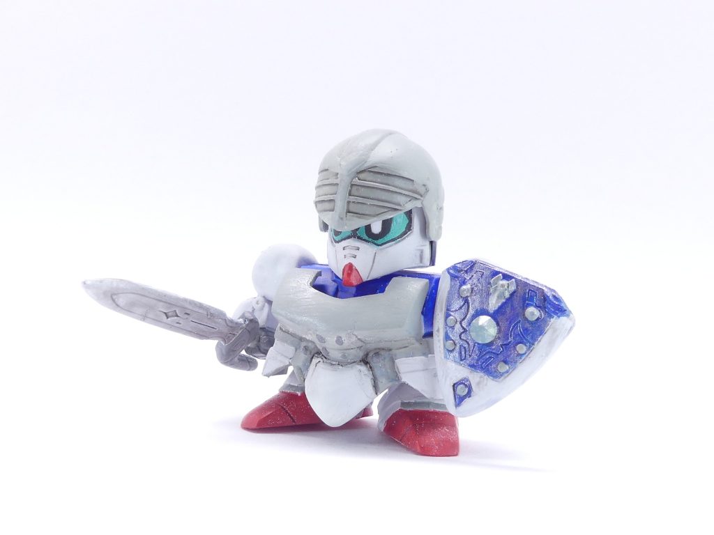 武装：一般騎士の剣と盾。簡素な作りだが、一般ミスクに対しては十分な威力。ＧＰ０１の剣・盾から。