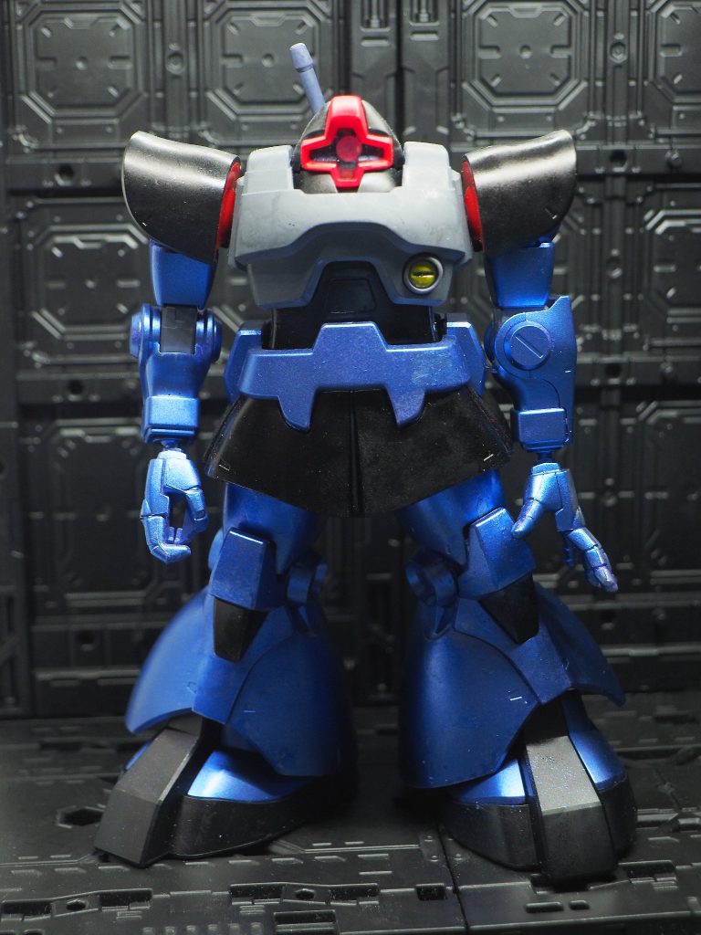 これの塗装を落とす時間の方が長かった(zaku-kao9)メッキ塗装かと思ったら、シルバー塗装した上からクリアブルーで塗ってあるんだもん(zaku-kao9)