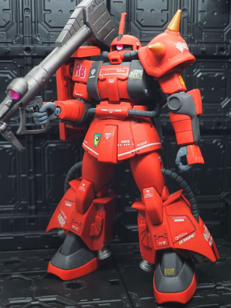 コイツが高機動ザクのラストなので集大成としましたが、ちょっと派手過ぎ？(zaku-kao4)