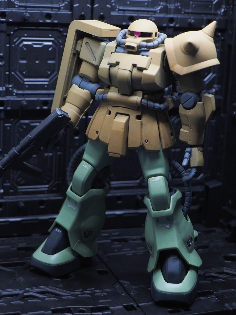 これは他のザクから拝借しただけですが(zaku-kao4)