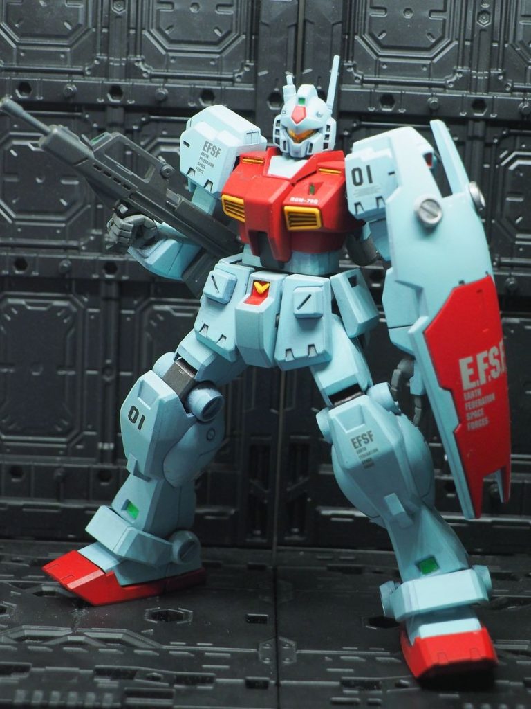 修業が足らんなぁ(gundam-kao5)まぁ、今迄成型色ばかりだったので仕方ない(gundam-kao5)