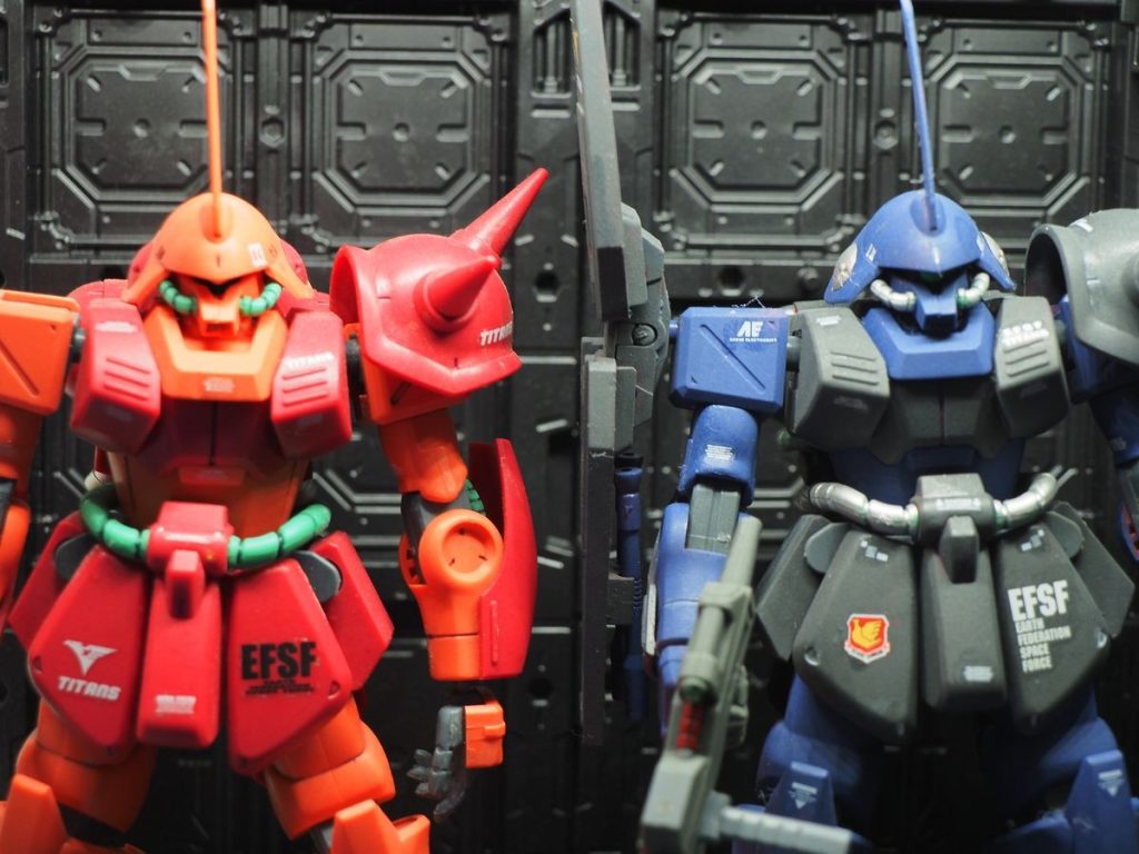 以前組み立てたオリジナルと(gundam-kao6)
