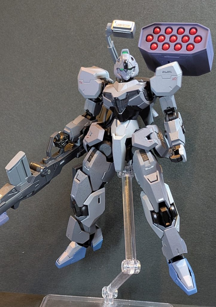 本体になる部分はガンヴォルヴァをベースに気になる部分（頭、足）をミキシングで変更しました。