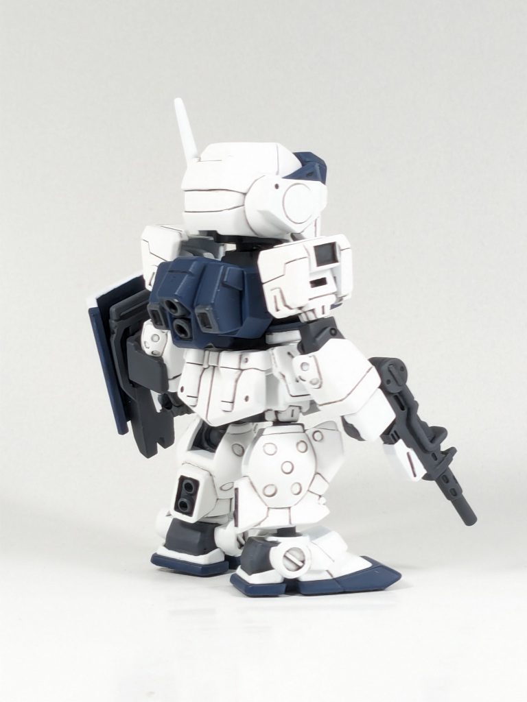 ミドルシールドはMJG プロトタイプガンダムのシールドの下半分と、マイクロウォーズ 陸戦型ガンダムのものを加工して使用。