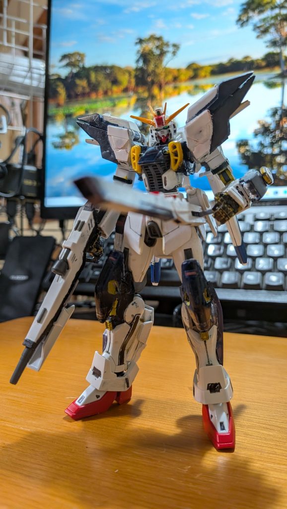フリーダムのレールガンをジェネレーター直結のヴェズバーとして見立てました。ビーム兵器多めのF91なので、レールガンのままでも良さそうですが。