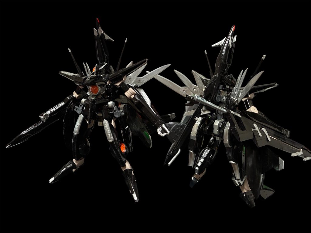 アルケーガンダム・クロムノワール。アルケーガンダムに、ユニット「クロノワール→クロムノワール」とかけて分離合体機構による複座モデルに改造してみました^_^