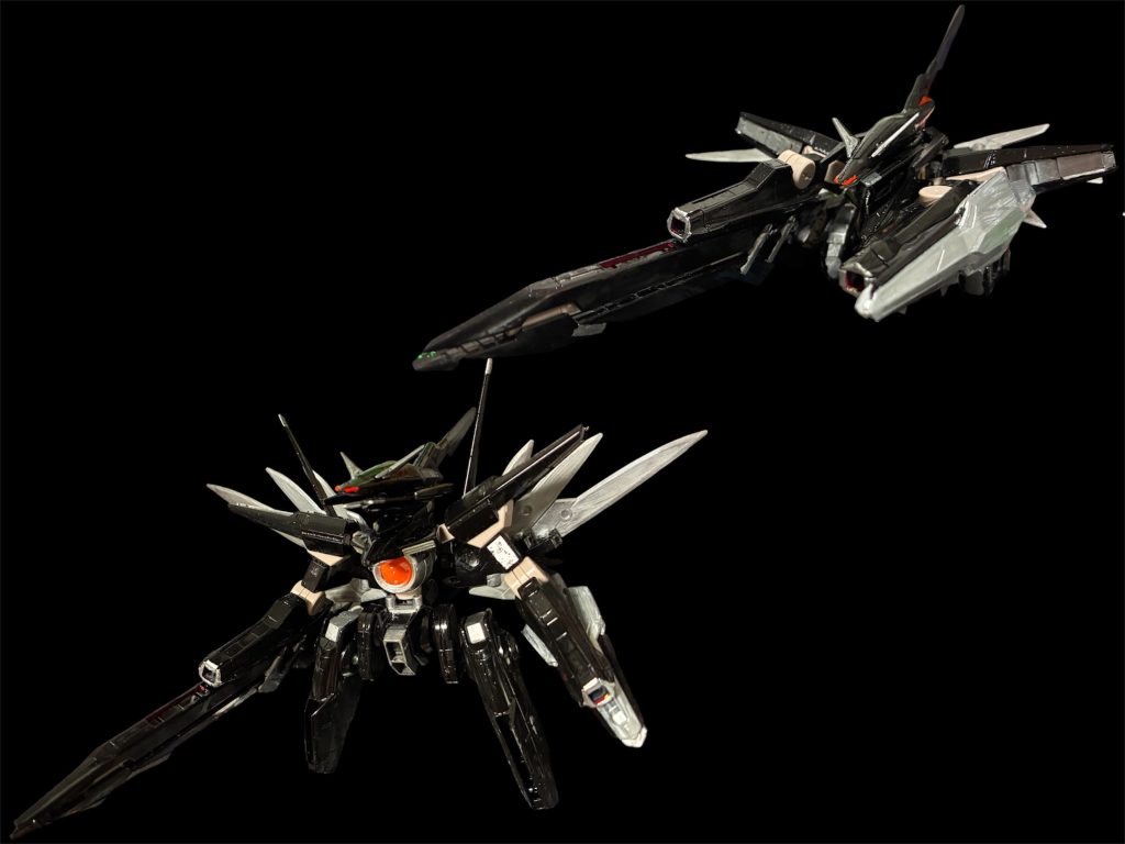 ノワールブラスター。Mr.V(ヴァンプ)の搭乗ガンプラ。MAレグナントをモデルに類似したMS/MA形態能力を持つ。様々なFPSやレーシングゲームにアクションと機動力を活かしたプレイ能力を再現する。