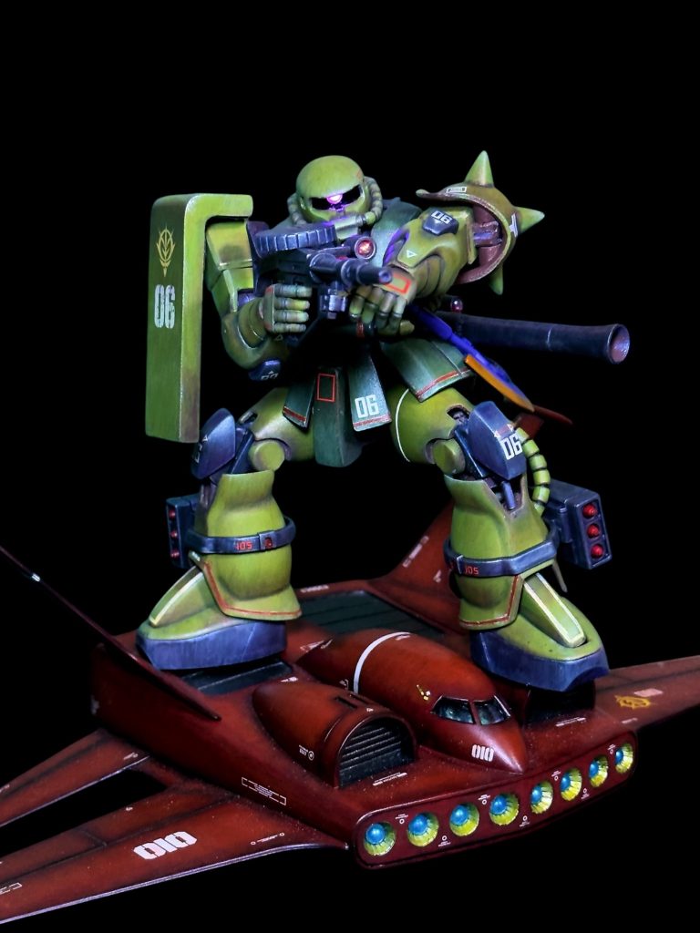 陸戦型ですが、ドダイYSに乗って空中戦！モノアイはWAVEのHアイズ+HiQパーツSPプレートに磁気スイッチLEDを仕込んで光らせてます。スコープはHiQパーツのVCドームを入れてます。