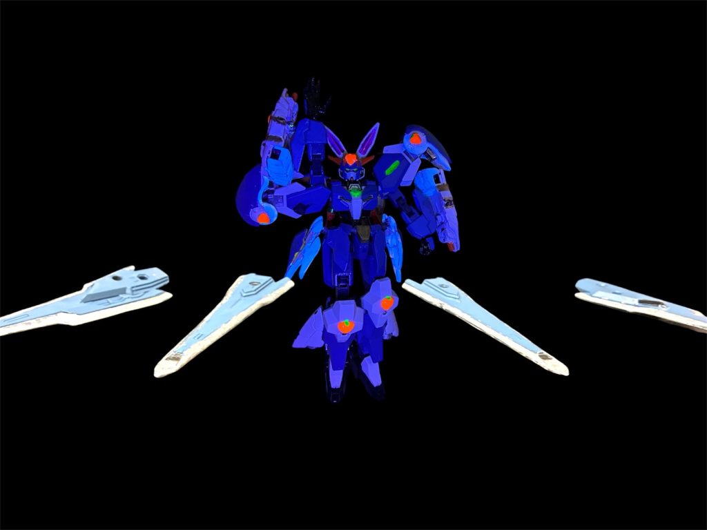 ブロッサムアーマーとイーグルアーマーの特徴を活かした「フィンバインダーファング」。取り外し・連結してツインブレードとしても使える！？