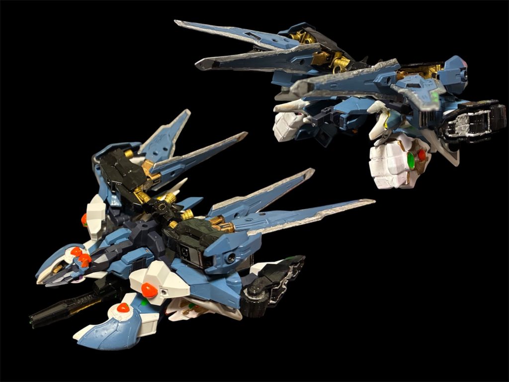 アニバーサリーラビットアーマー。アルマネクロマンサーとの戦いで破壊されたラビットアーマーの後継機に、ブロッサム・オルカ・イーグル・シープの力が結集した絆の結晶^_^ベースはサタニクスアーマーに、ジュピターヴアーマーのバックパックと戦国アストレイの武装腕・バインダーガンと30mfローザンソーサラーのアーマーを塗装・加工してミキシング！？