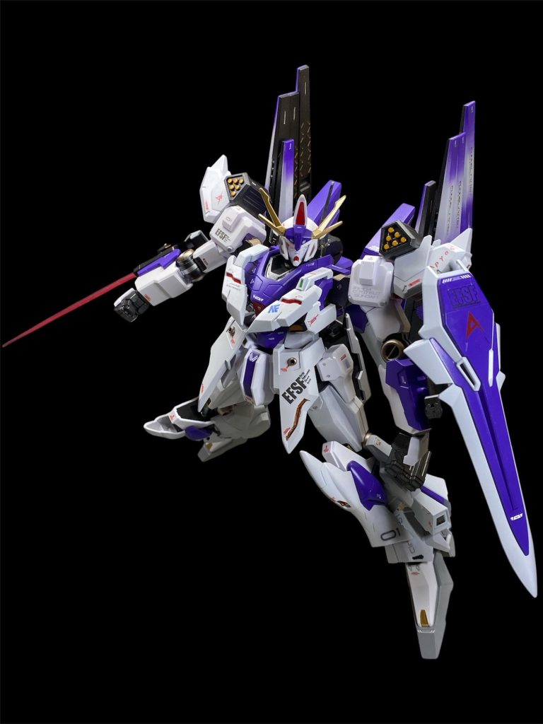 Hiνガンダムと言えば！で、フィンファンネルは紫のグラデ塗装をやってみました。アーマー類は、3ミリ軸か、ネオジウム接続にして、取り外し可です。
