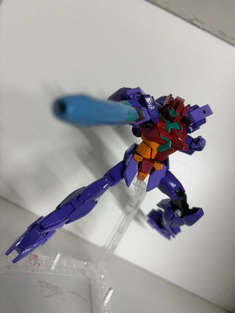 各種ビーム基本武装であるビームはチョウゾガンダムバリアと変わらず、パワー、ウェイブ、アイス、プラズマをアームキャノンから放つことができる。ミサイルミサイルもチョウゾガンダムバリアから引き継がれている。しかし、ミサイルの収納最大数が増加し、145発から250発に大幅変更がされている。また、ミサイルとのコンボであるスーパーミサイルも放ちやすくなったと言えよう。