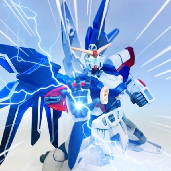 スケールの異なるガンプラ同士を組み合わせよう！