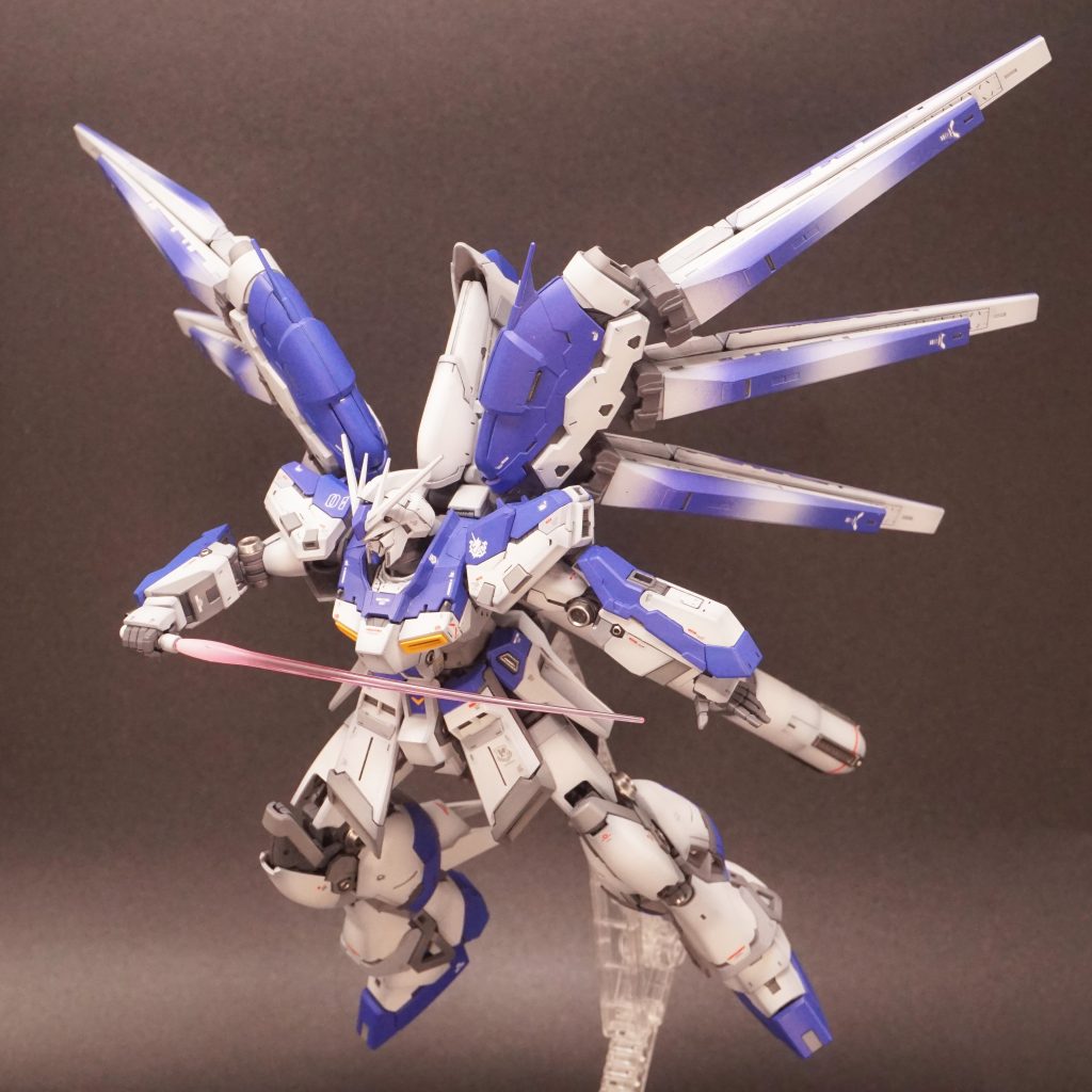 ビームサーベルもスパロボαシリーズやGジェネFを参照に、ピンク色を使用しました。（RG νガンダムから拝借）