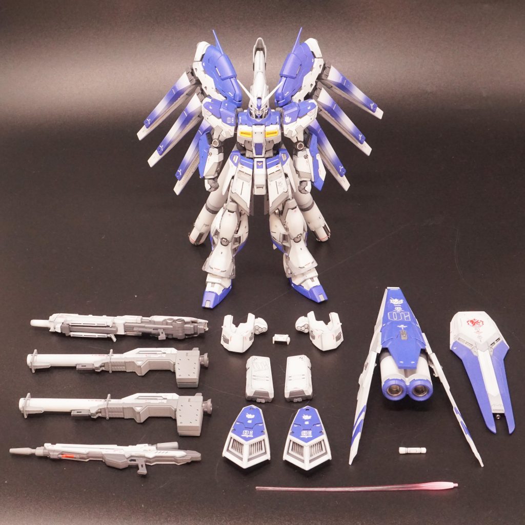 武装一覧です。通常よりHWS装備分、武装が多くなっています。ファンネルラック内のビームサーベル2本はうまく取り出せませんでした。