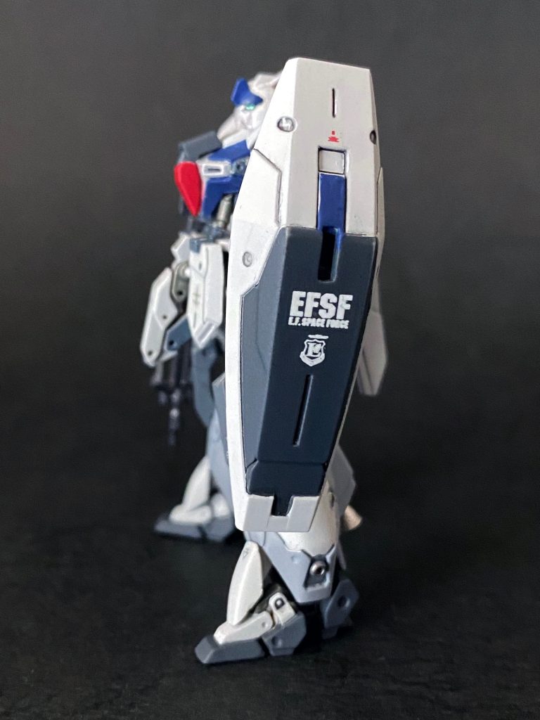 シールドにもデカール