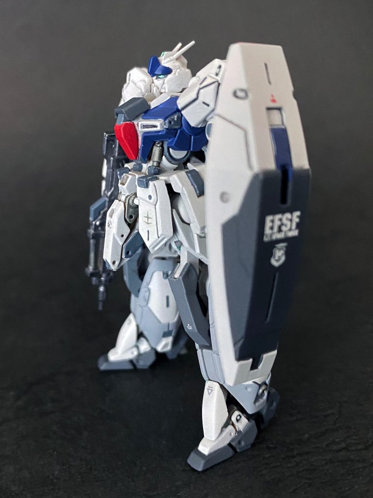 シリンダー類はメタリックグレイ