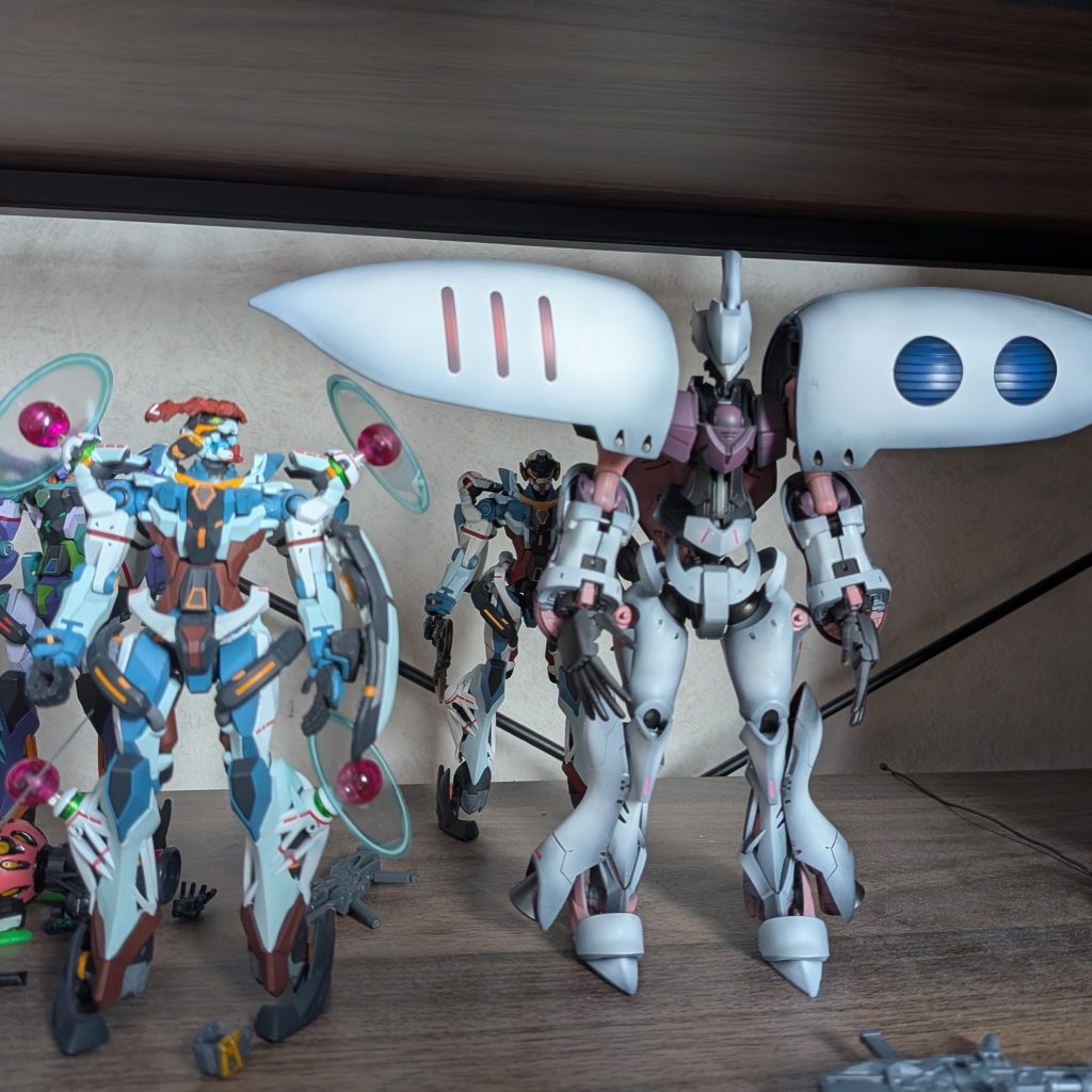 身長はこんな感じでした。シナンジュよりもでかいかも……(gundam-kao10)最後まで見てくれてありがとうございました！(gundam-kao4)次はジムスナイパーです。時間帯を間違えたので再投稿でした。実験の意味合いもあります。コメントしてくれた方すみません。(zaku-kao9)