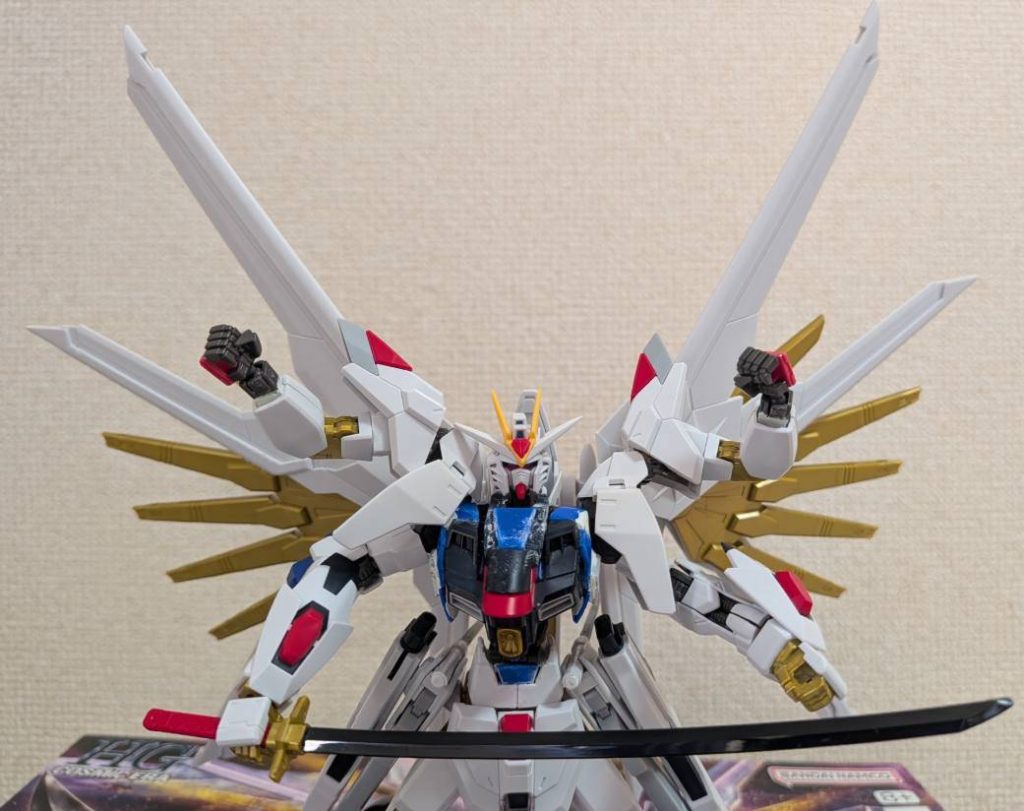 アーム展開する際、手首を取り付けます。なお手首はフラウロスの物を移植してます。