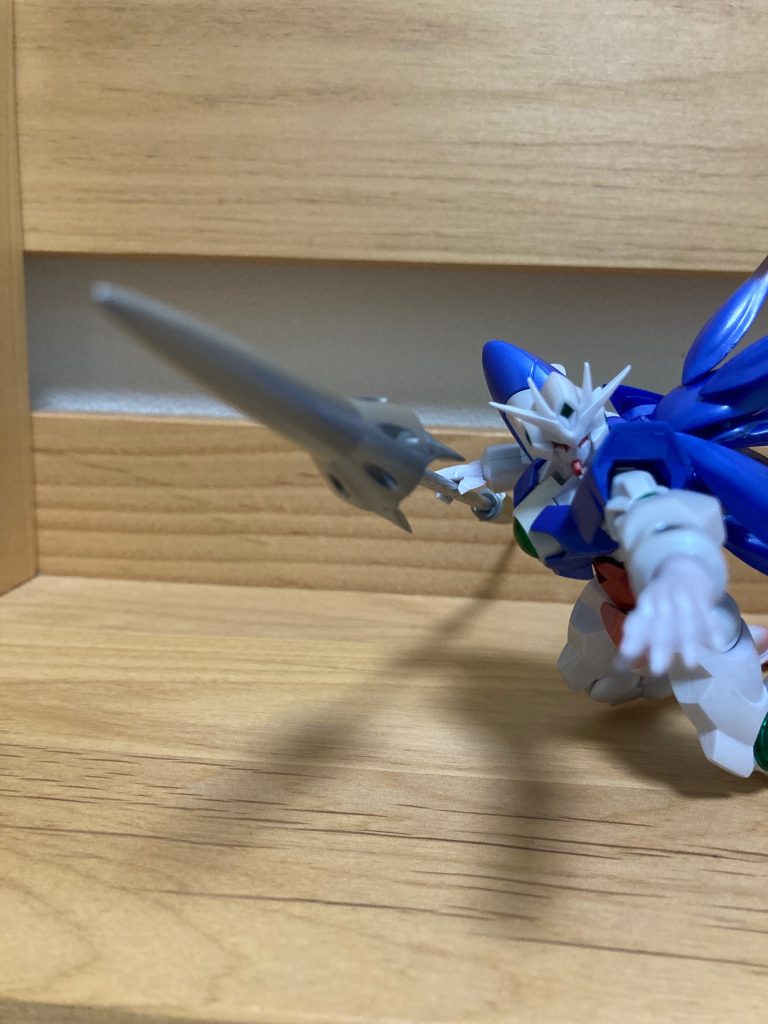 槍で戦うエルスクアンタ(zaku-kao5)エルスクアンタが戦う時は相当無いでしょうね(笑)
