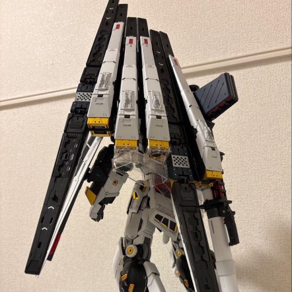 PG UNLEASHED 1/60 νGUNDAM