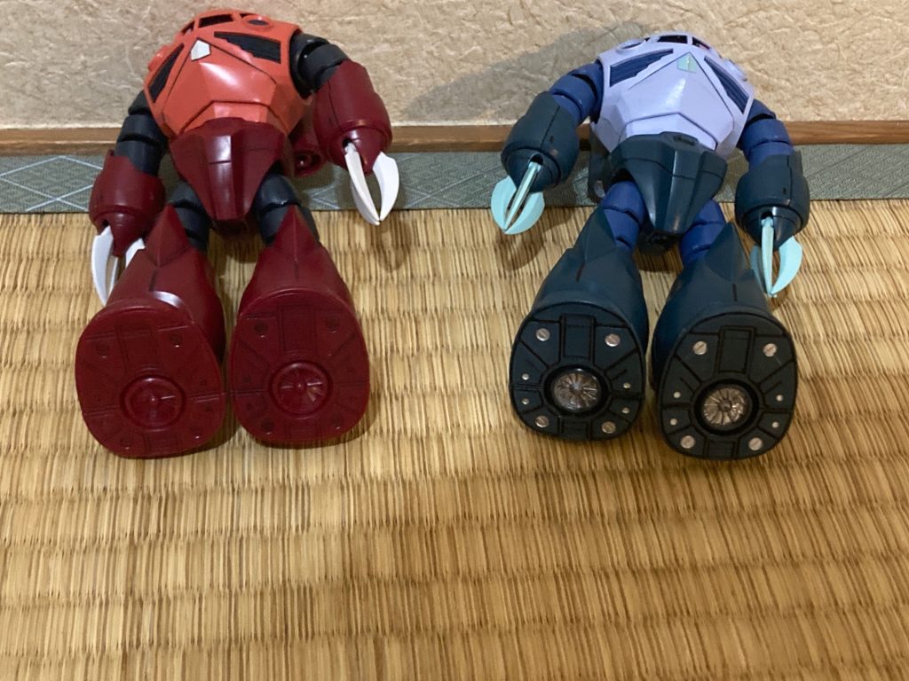 足裏です　ズゴックの方は100均のマーカーペン（シルバー）で色を塗ってみました。シャアザクには時間がなかったのでいつするか、、、(この編集してる時に出来そう)