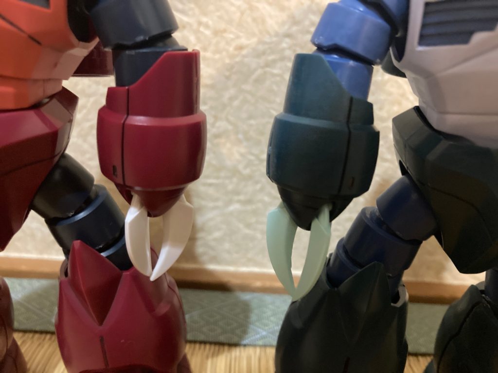 クロー部分です　ズゴックは青、シャア専用は白のツメとなっています。これでジムの中心を貫k((((((((((( &nbsp; &nbsp; &nbsp; &nbsp; &nbsp; ちなみにですが通常のズゴックの方はツメをヤスリで少し尖らせています。