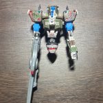 頭やバックパック、武装を追加しました。