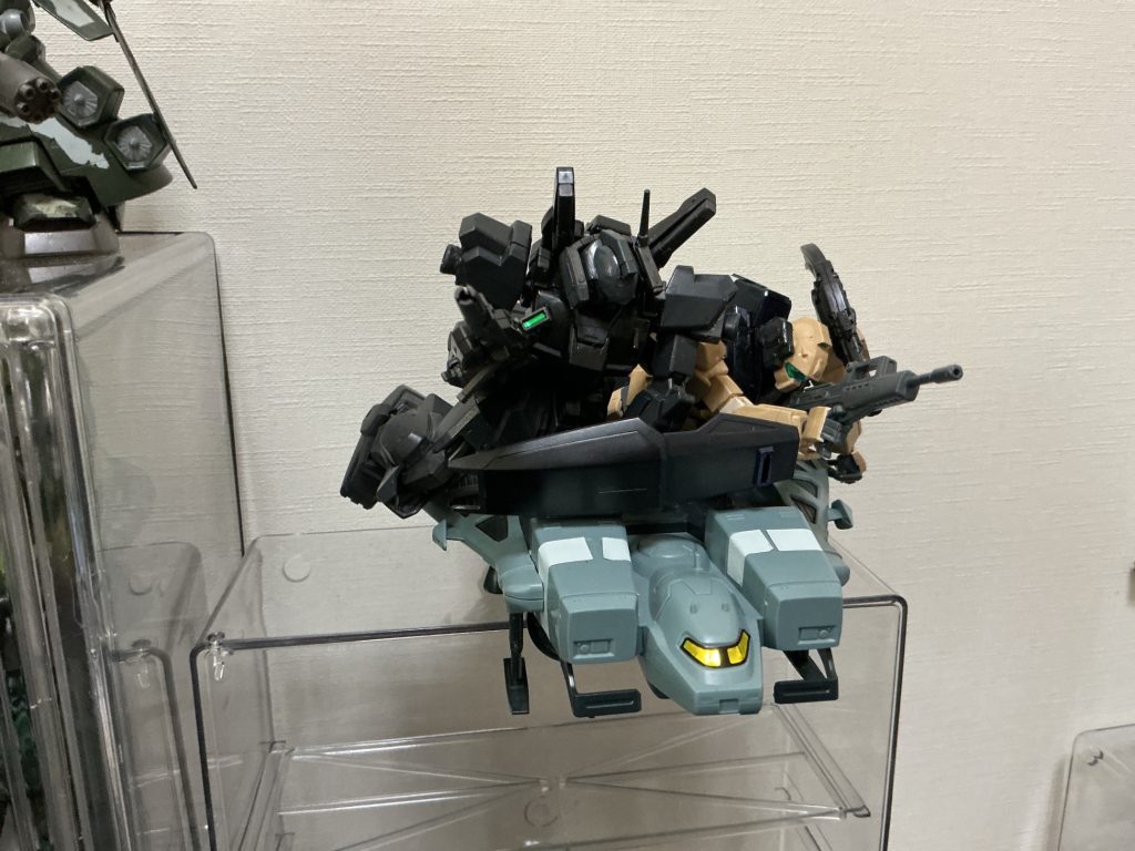 狭そう