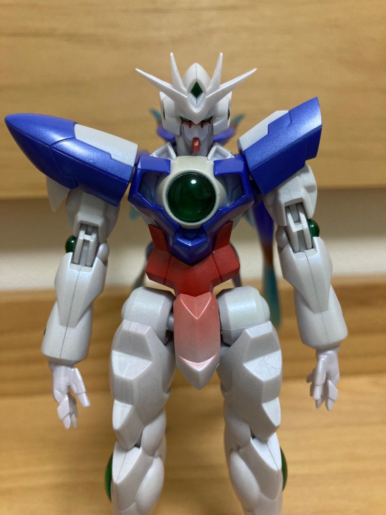 ロボット魂のエルスクアンタは2011年発売なのですが魂ウェブ限定ので結構レアな物です。めちゃくちゃエルスクアンタのデザインに惹かれてずっと欲しかったのですがAmazonとかを見ていると16000円〜20000円ぐらいのとんでもない価格で売られているので正直エルスクアンタを触れる日は来ないのだろうと思っていましたがリサイクルショップで普通に売ってました(zaku-kao2)しかも激安の3000円(gundam-kao2)これは即決で買いました。
