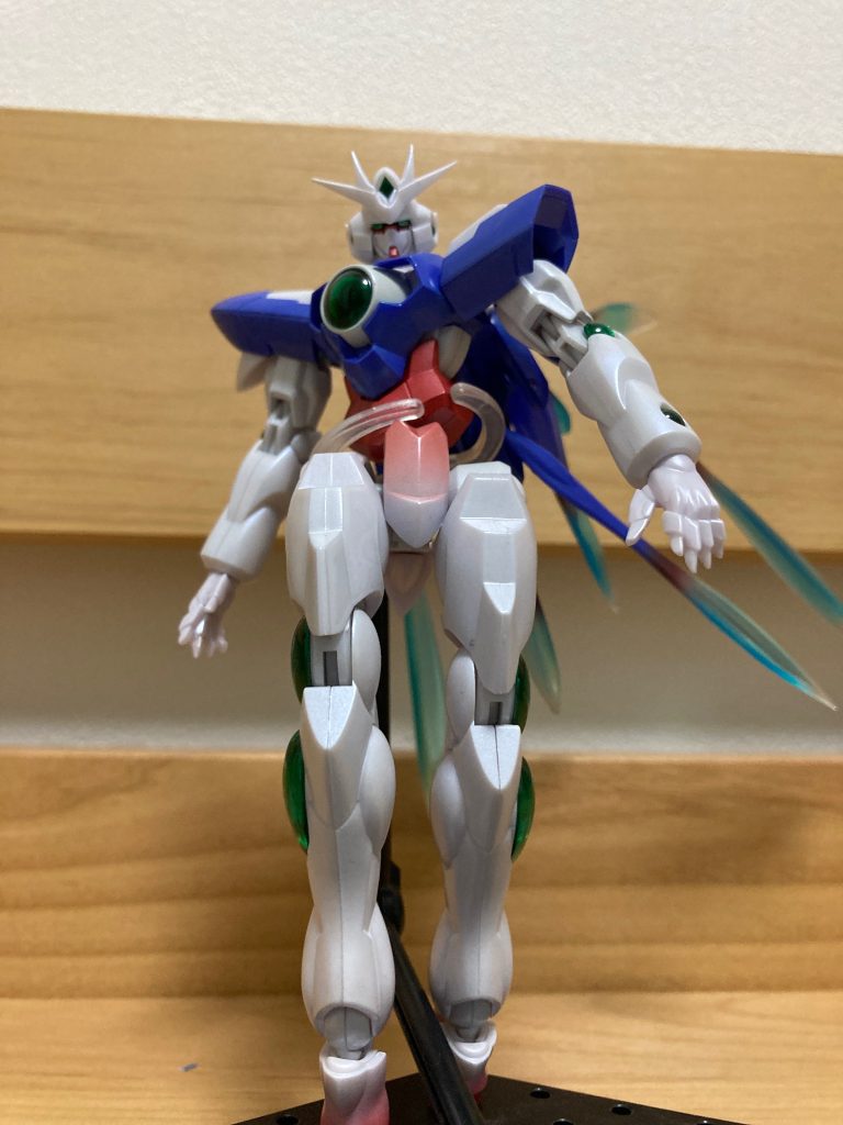 なかなか立体化されないエルスクアンタがグリグリ動くロボット魂で出てるなんて思いもしませんでした(zaku-kao4)