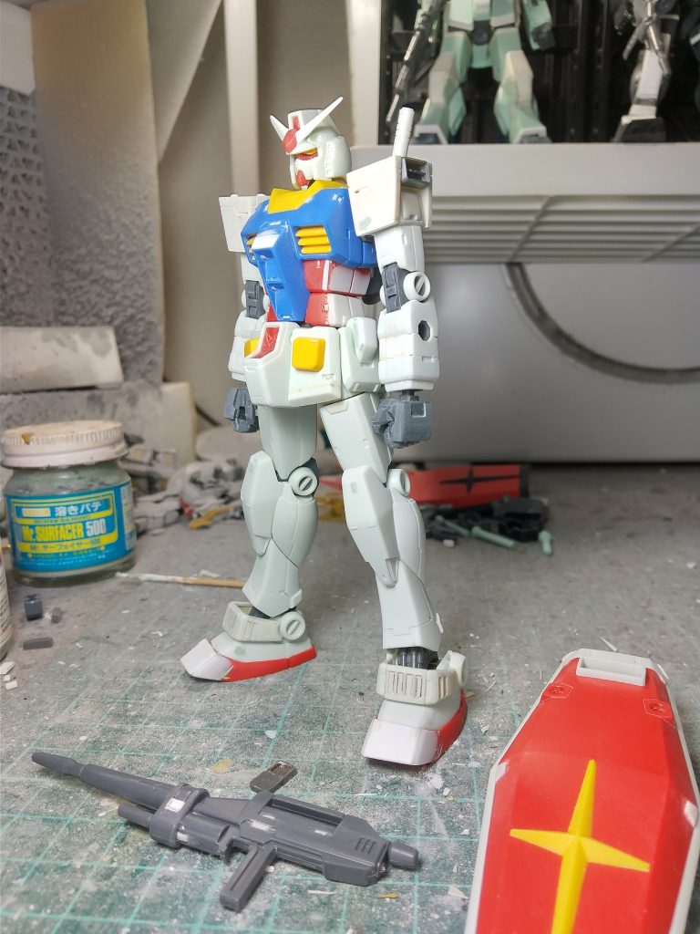 頭とビームライフルはEG