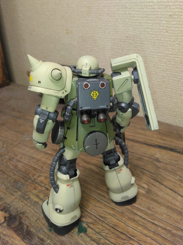 後ろ姿