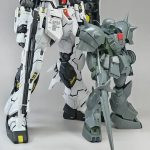 せっかくなので前作のνガンダムと記念撮影。小型機だと言うことはわかっていても、同[…]