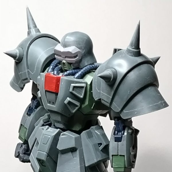 ダークタイガー隊仕様に改造しています。と言ってもゴーグルを追加しただけなので、比較的簡単です。この撮影後にゴーグルの形状を少し修正しました。現在仕上げ作業中なので、近日中にアップ出来ると思います。（1枚目）