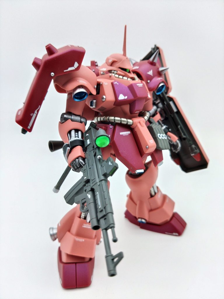 なお、優秀なバド君ですが、回りのモビルスーツやパイロットがどうかしているぐらい強力なので、活躍面ではイマイチ霞みます。それでも前哨戦のエースパイロットとの戦闘後、サイコガンダム+サイコMk-2を相手に生き残っているので、やはり非凡なパイロット能力です。
