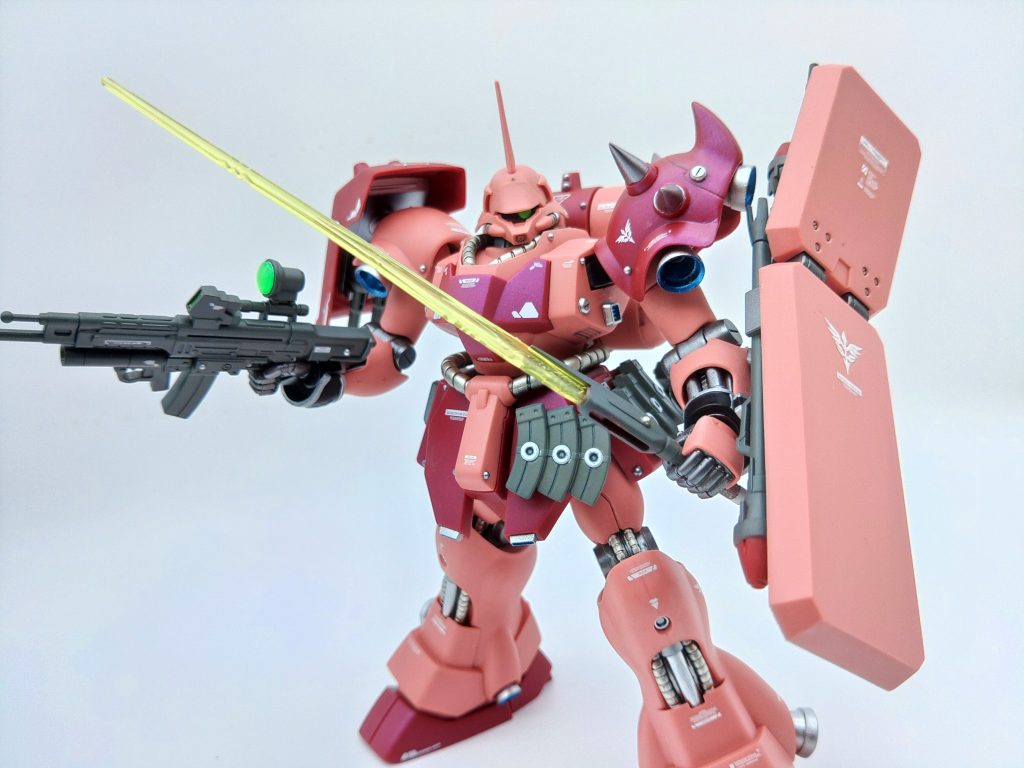 キットの良組成のおかげで、発掘から完成まで、思い立ったらすぐでした。ギラ・ドーガの発売は2008年、思えばこのぐらい時代のキットが最近の複雑化された構成より、ガンプラとしては作りやすいと感じます。