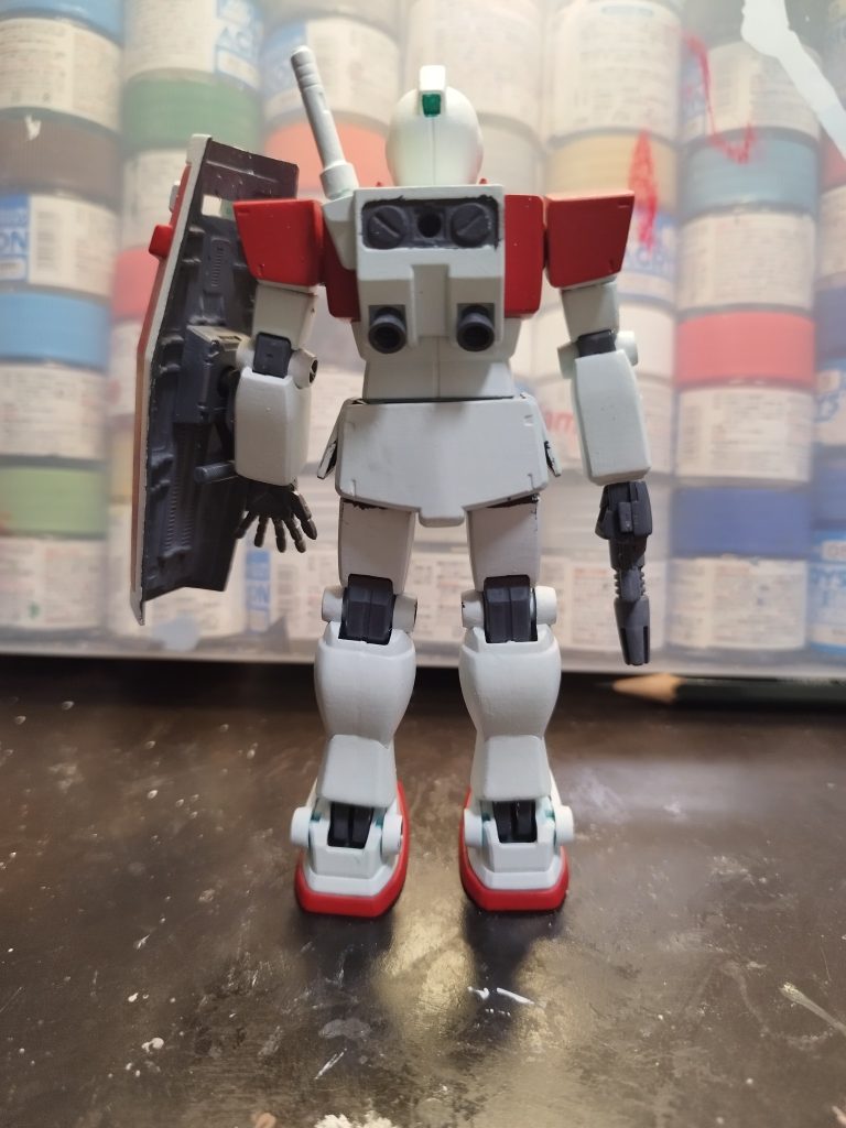 背面から。こっちの方が塗りも改造も適当ですね(gundam-kao10)反省してます。（ここから変な茶番↓ ）