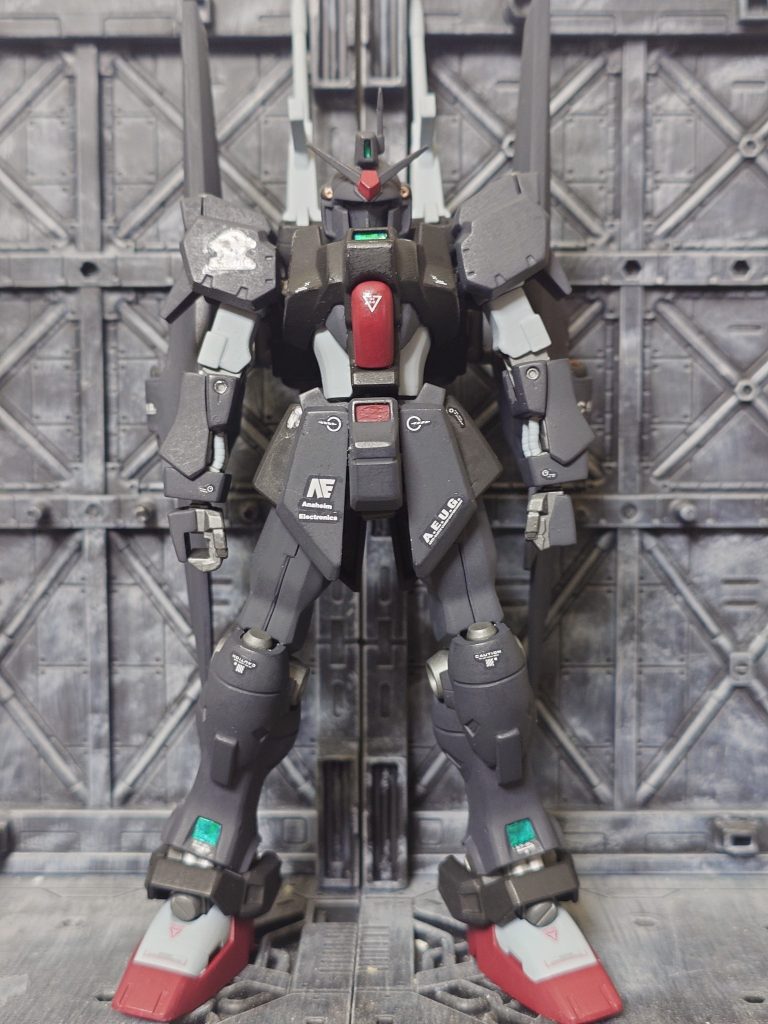 AEデカールは貼るか悩みました（エゥーゴに関与してるのがバレバレ）が、ここまで素性がわかりやすいフォルムをしてれば今更かなと思って、貼っちゃいました。