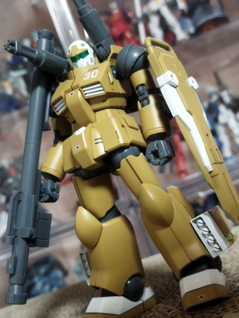 肩のバルカンもジャンク詰め合わせからなんですが、ミサイルランチャー同様どのガンプラからのものか不明…わかる人いますか？
