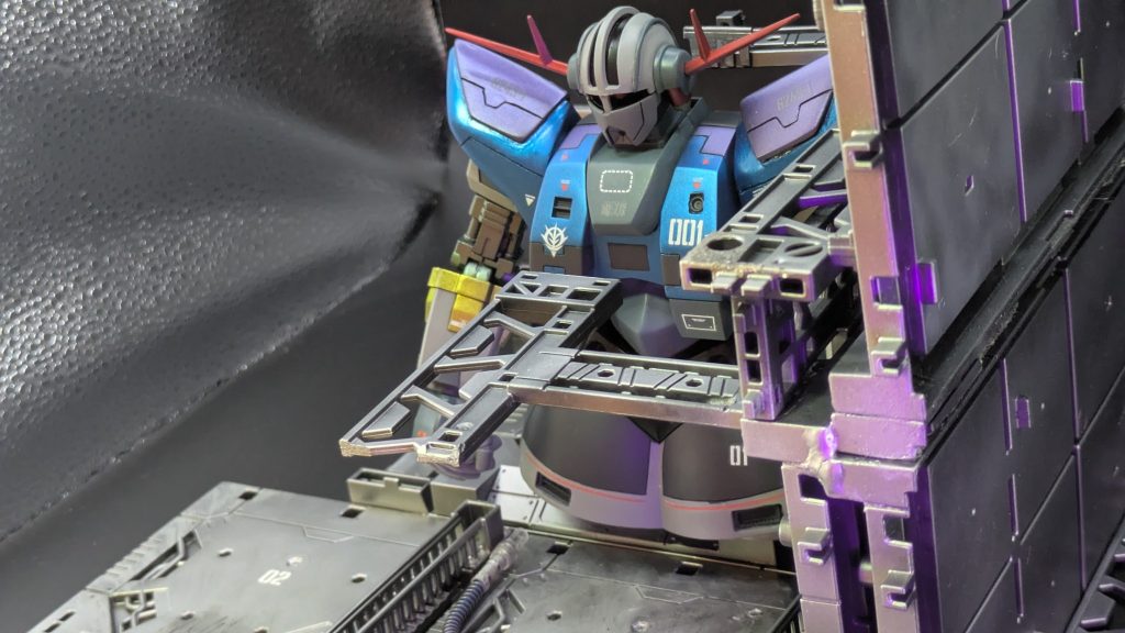 MSドックに使用したのは、DAISOの基地ベース風ディスプレイスタンド😁を切ったり貼ったり接着したりして、それらしく作ってみました。