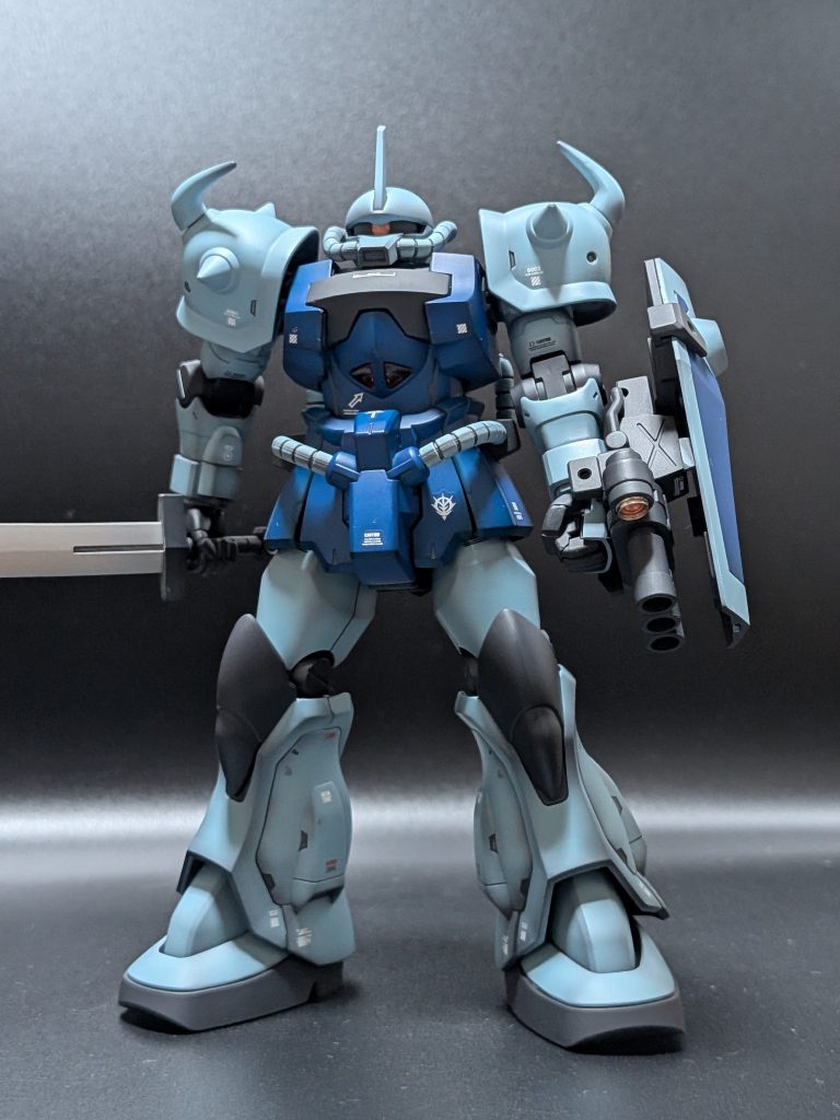 青の部分は分かりにくいですが、濃いグレー、ミディアムブルー、クリアブルーでグラデーションしてます。写真では分かりにくいですね。