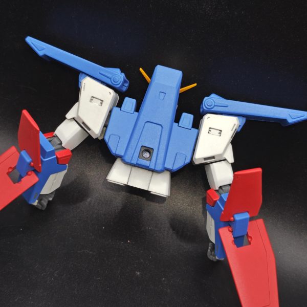 HGダブルゼータガンダムの上半身がようやく完成。自分なりにコツを掴んで丁寧に製作したので、アクリジョン塗装したキットの中では一番の仕上がり♪アクリジョンのつや消しクリアーも吹き付け過ぎず、塗装の仕方もわかってきた♪&nbsp;（2枚目）