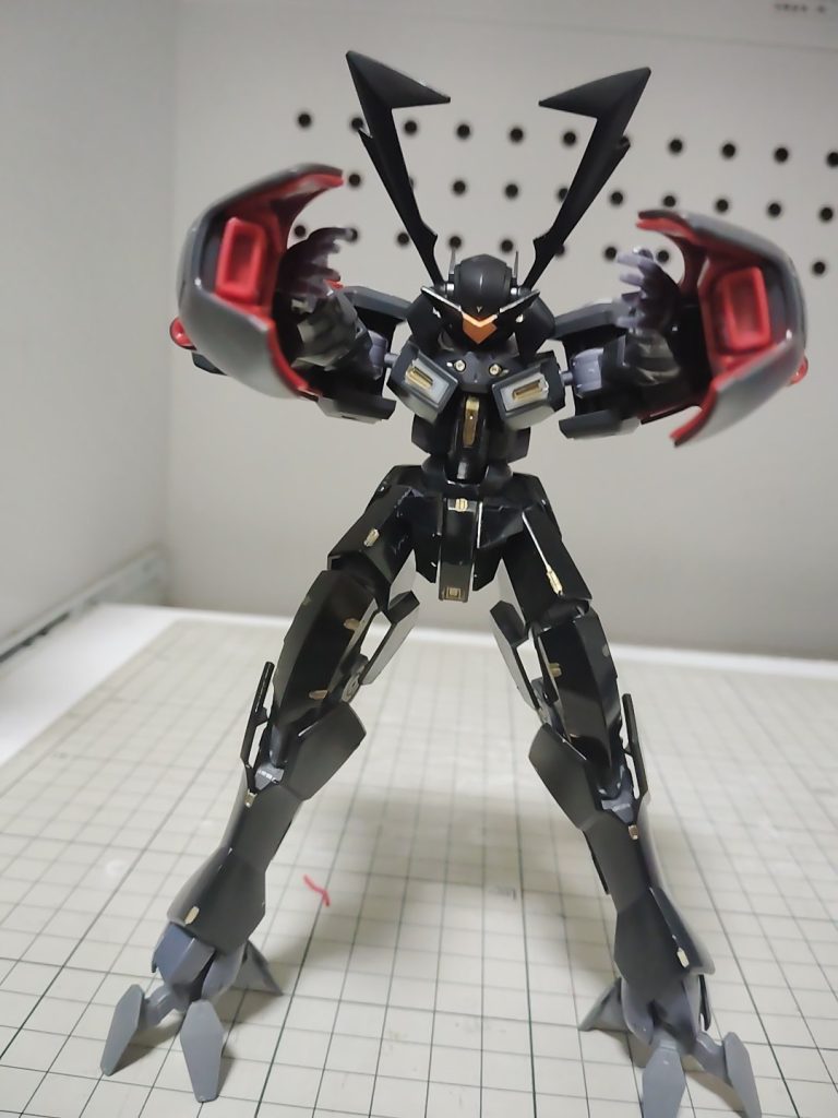 荷電粒子砲撃てそうなポーズ。ビリッビリッビリリヴオオオォォン！