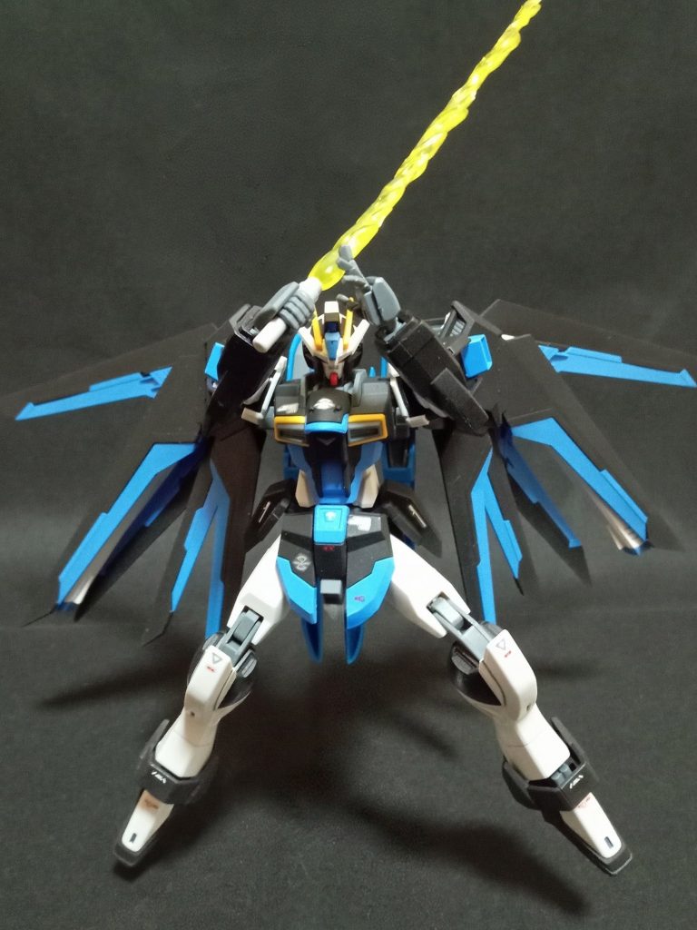 高い機動性とステルス性を活かした一撃離脱戦法を想定した機体